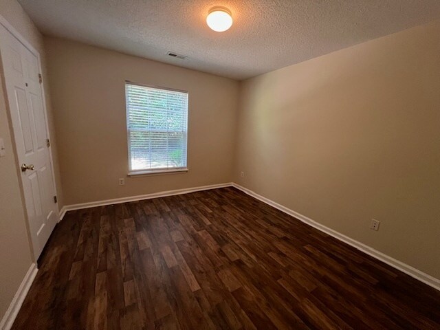 Building Photo - 903 Hanahan Ct