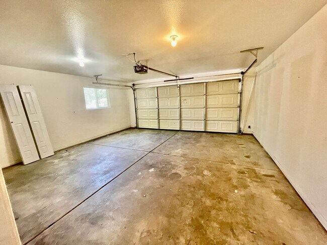 Building Photo - 908 W 180 S
