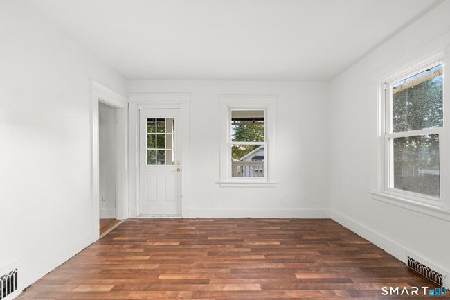 Building Photo - 97 Wall St