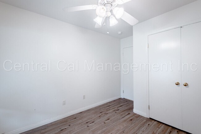 Building Photo - 3 Bedroom/2 Bath Home in San Lauren - $2150 per month!