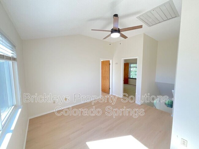 Building Photo - 7993 Scarborough Dr