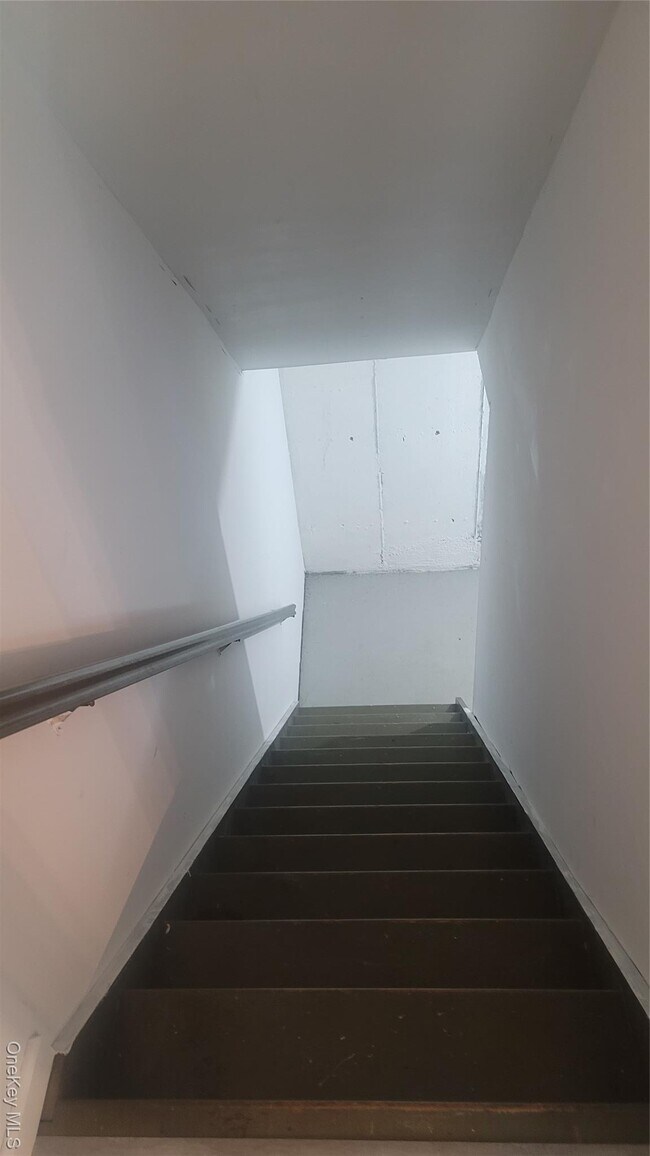 Building Photo - 8082-82 Laurel Blvd