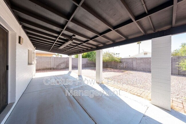 Building Photo - 2147 W Edgewood Ave