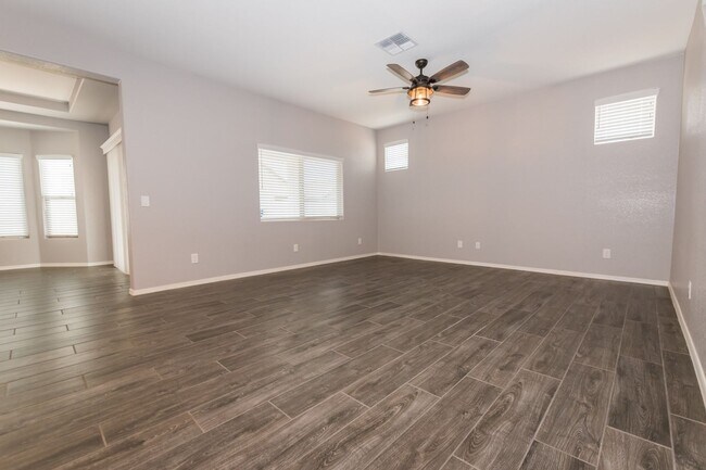 Building Photo - Beautiful 2-Story Home, 5 Bedroom, 3 Full ...