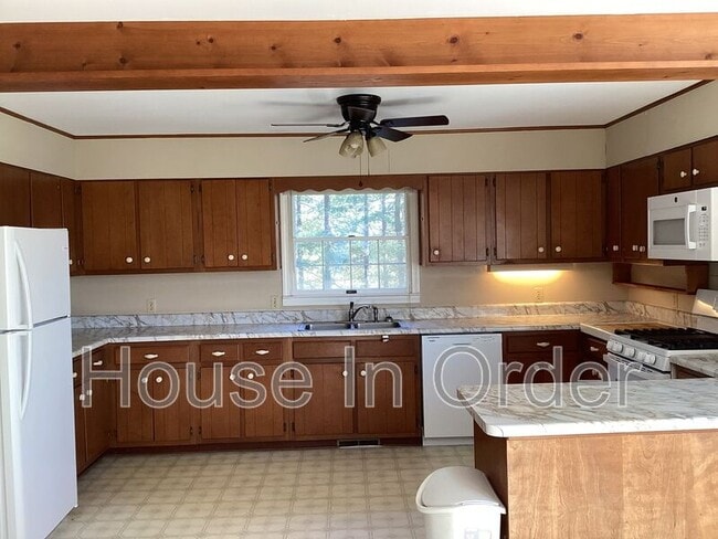 Building Photo - 112 Crooked Creek Rd