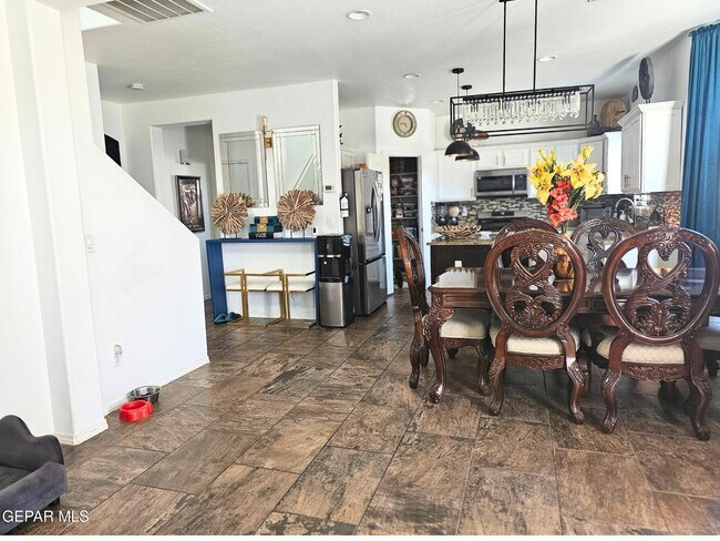 Building Photo - 14446 Jasmin Maribel Dr