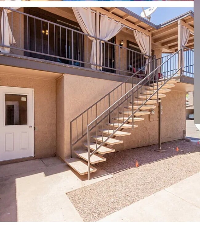 Building Photo - "Charming 2-Bedroom Oasis with 1 Bath in the Heart of Scottsdale!"