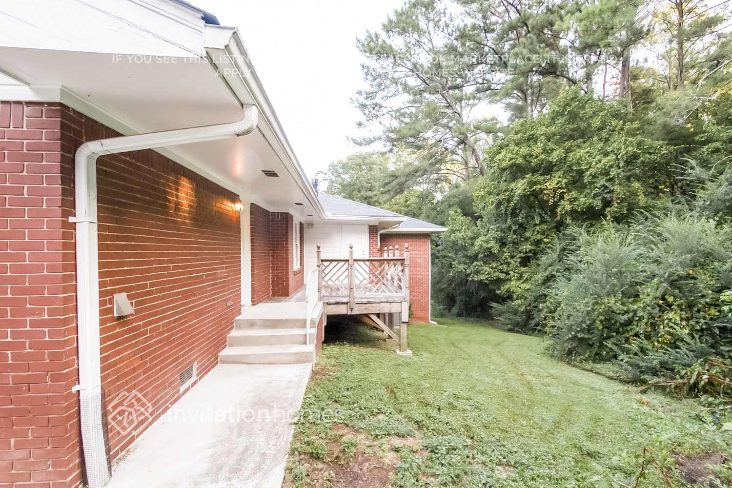 Building Photo - 1599 Knob Hill Dr NE