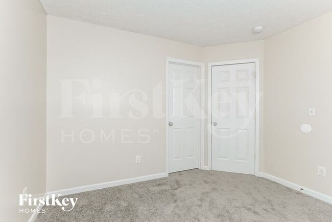 Building Photo - 917 Brookwood Dr