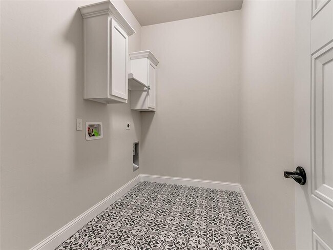 Building Photo - 2817 Bens Cir