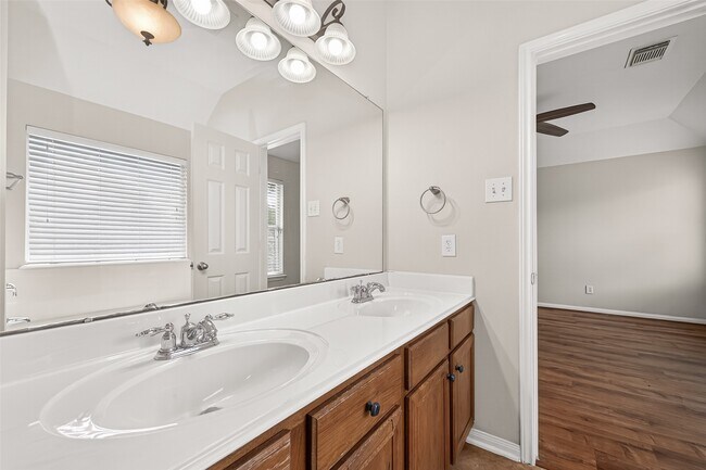 Building Photo - 6030 Wildbriar Ln