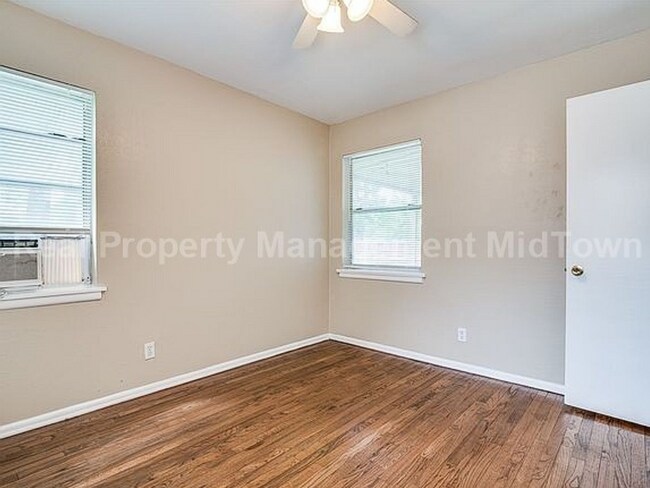 Building Photo - 222 Pecos St