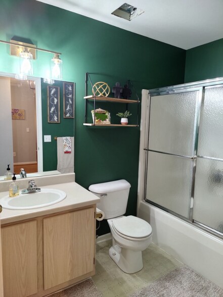 Building Photo - 1006 E Duncan St