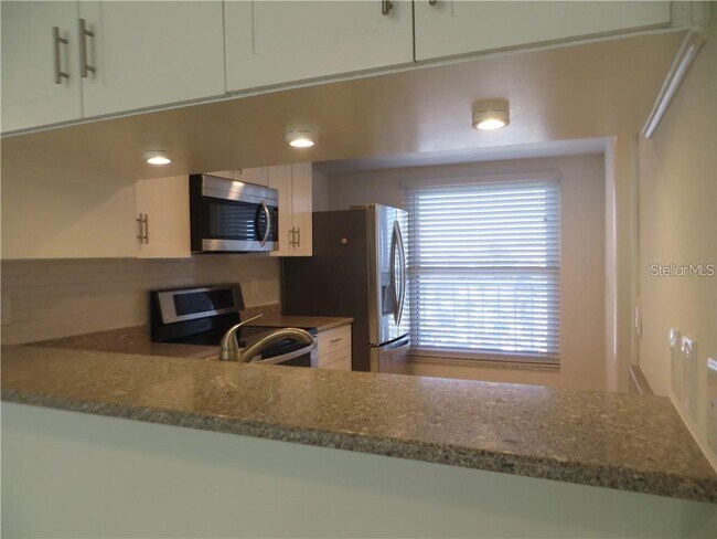 Building Photo - 121 Island Way