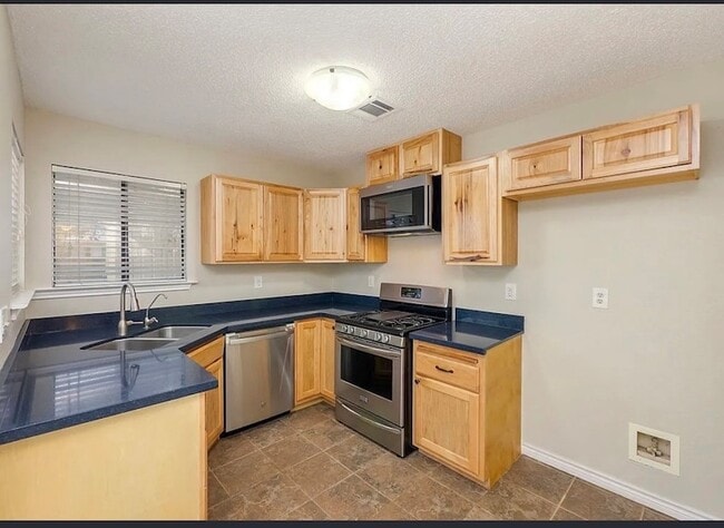 Building Photo - 12917 Meehan Dr