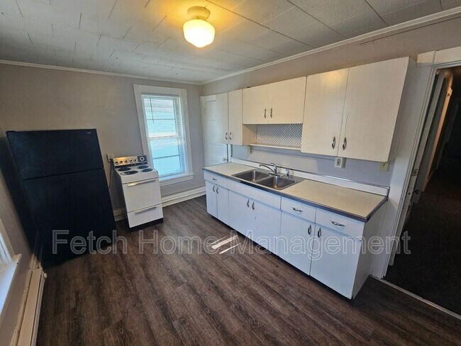 Building Photo - 2534 Derry St