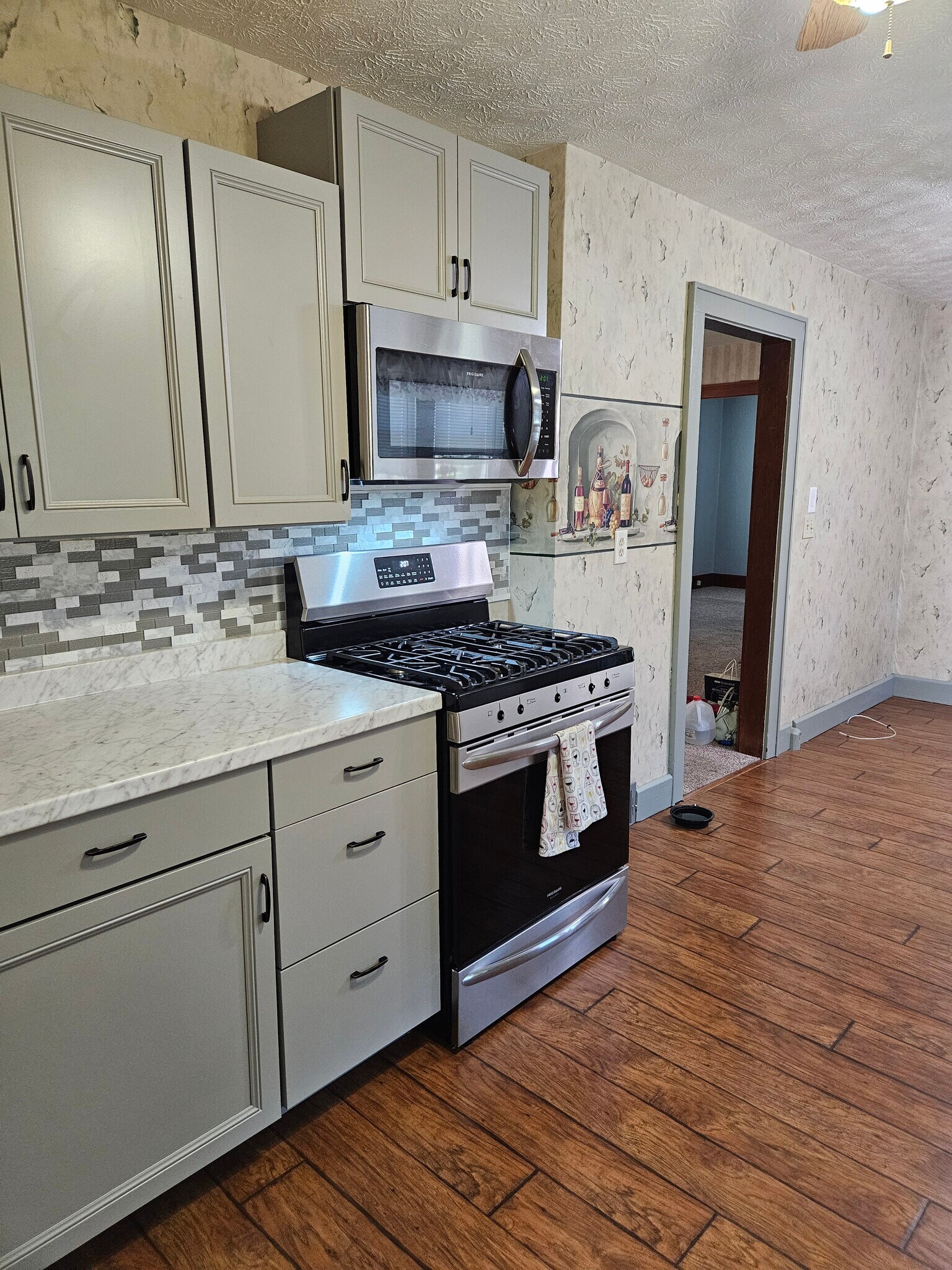 Kitchen - 4047 Mogadore Rd