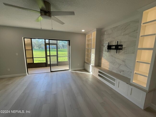 Building Photo - 600 Domenico Cir