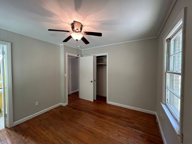 Building Photo - 14 Dogwood Ave