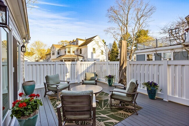 Building Photo - 37 Commonwealth Park