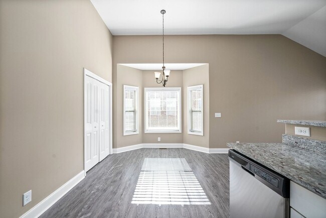 Building Photo - 172 Dundee Dr