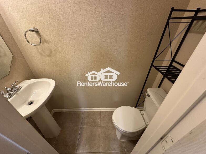 Building Photo - 10214 Maydelle Dr