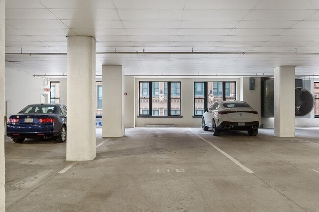 Building Photo - 915 Olive St