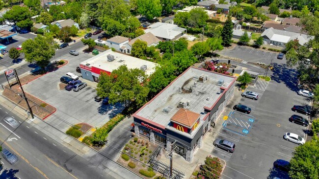 Building Photo - 5400-5402 Folsom Blvd