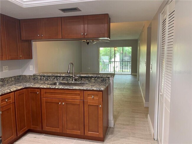 Building Photo - 208 Palmetto Ct