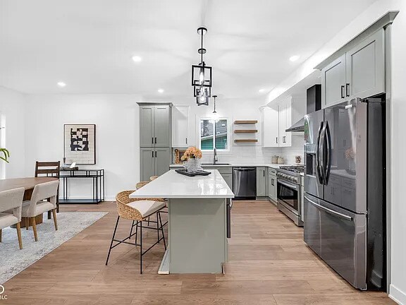 Building Photo - 1027 Hosbrook St