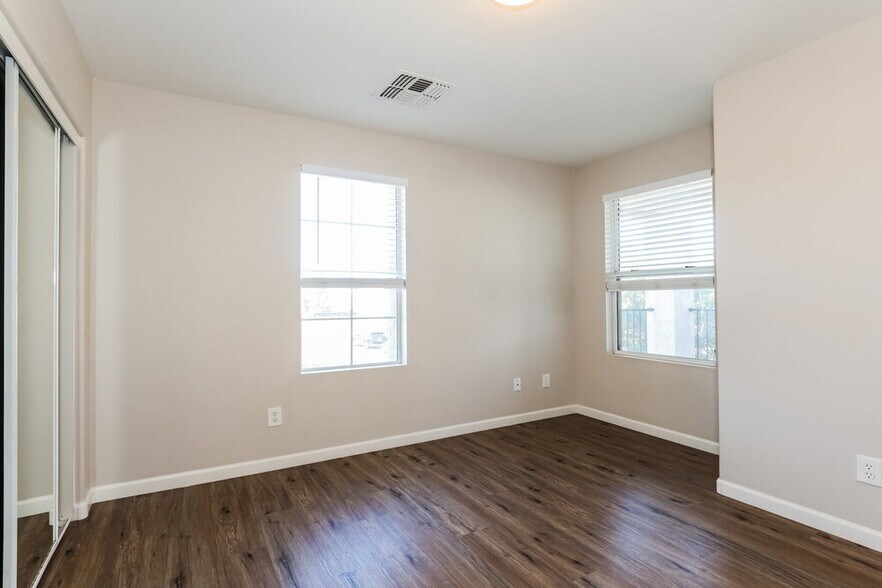 Building Photo - 5211 Burton Dr