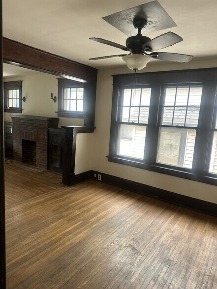Building Photo - 109 Hill St