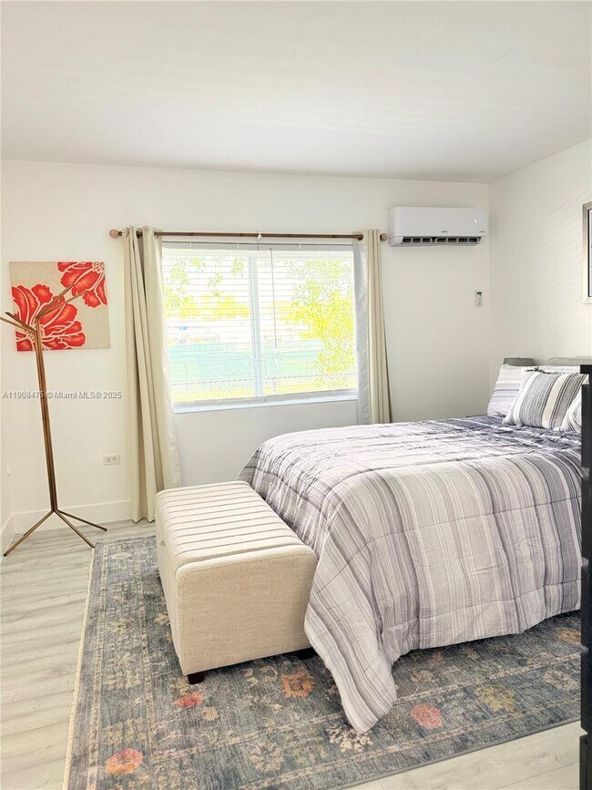 Building Photo - 6941 Bay Dr