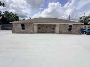 Building Photo - Only 2 Units Left! Brand-New 2BR/2BA Duplexes Near McNeese