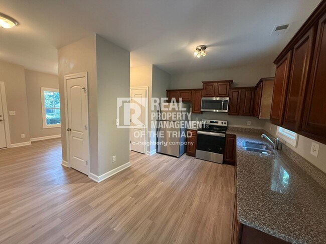 Building Photo - 2234 Nettlebrook Dr