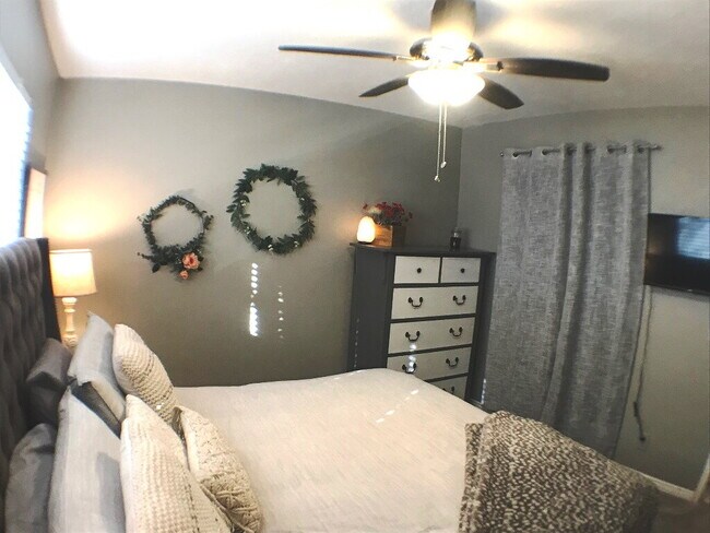 Building Photo - 4-Bedroom Retreat in Saint George – Cozy a...