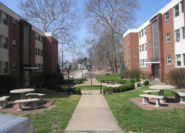 Primary Photo - 308 N Mercer St