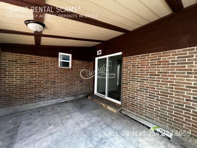Building Photo - 3306 Shady Hill Dr