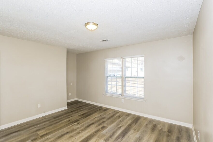 Building Photo - 9185 Sunset Dr