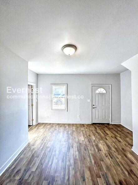 Building Photo - 709 Cameron St