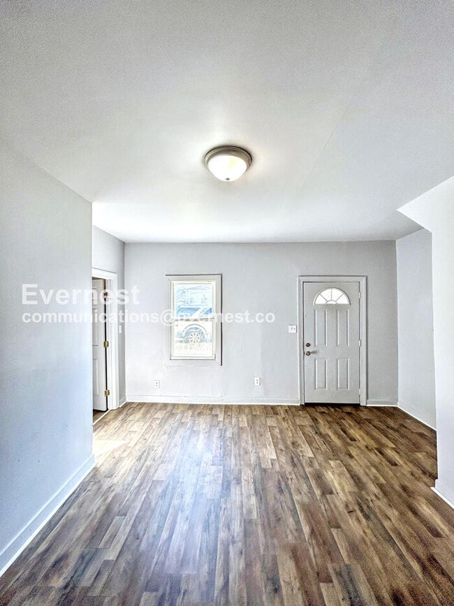 Building Photo - 709 Cameron St