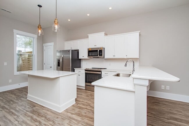 Building Photo - SUMMERWALK