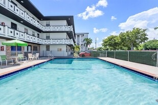 Building Photo - Colonial Sunset Apartment Homes