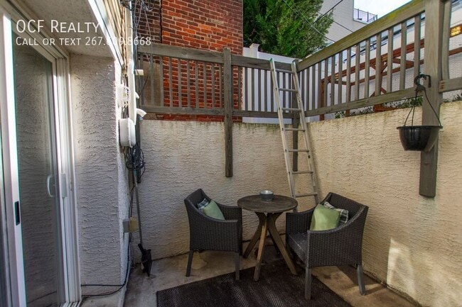 Building Photo - 1814 Christian St