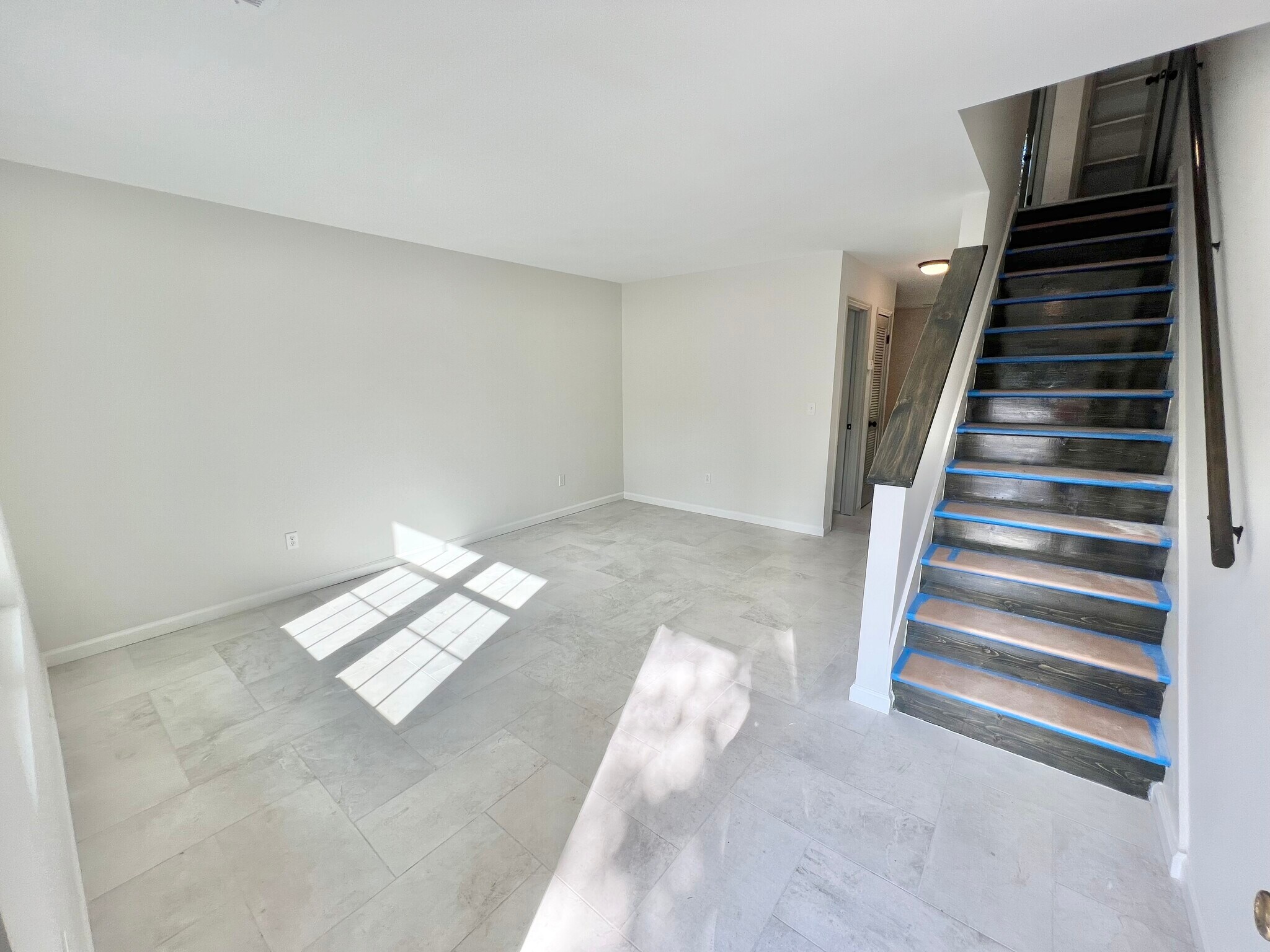 Entry/Living - 266 Fleming Rd