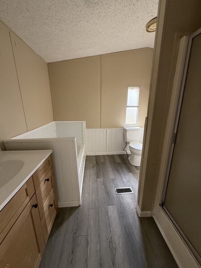 Building Photo - 738 Old Clemson Hwy