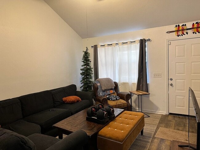 Building Photo - 424 Indian Village Trail