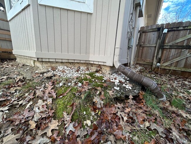 Building Photo - Call Property Manager Tonia Rollins for more information (501)626-9917