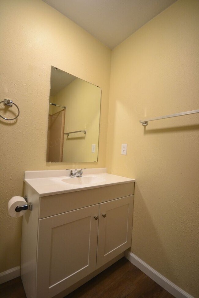 Building Photo - Pike Apartments