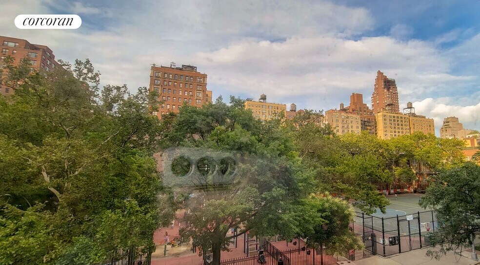 Building Photo - 172 W 77th St